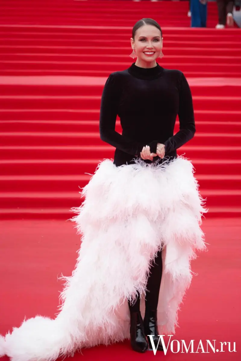 Тихая роскошь: как звезды покоряли закрытие ММКФ-2026 ММКФ, кинофестиваль, звезды, красная дорожка, мода, стиль, образы, Юлия Снигирь, Елизавета Боярская, Ляйсан Утяшева, Анна Калашникова, Анетта Орлова, Кристина Асмус