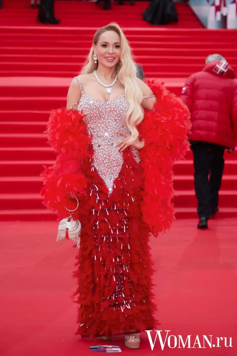 Тихая роскошь: как звезды покоряли закрытие ММКФ-2026 ММКФ, кинофестиваль, звезды, красная дорожка, мода, стиль, образы, Юлия Снигирь, Елизавета Боярская, Ляйсан Утяшева, Анна Калашникова, Анетта Орлова, Кристина Асмус