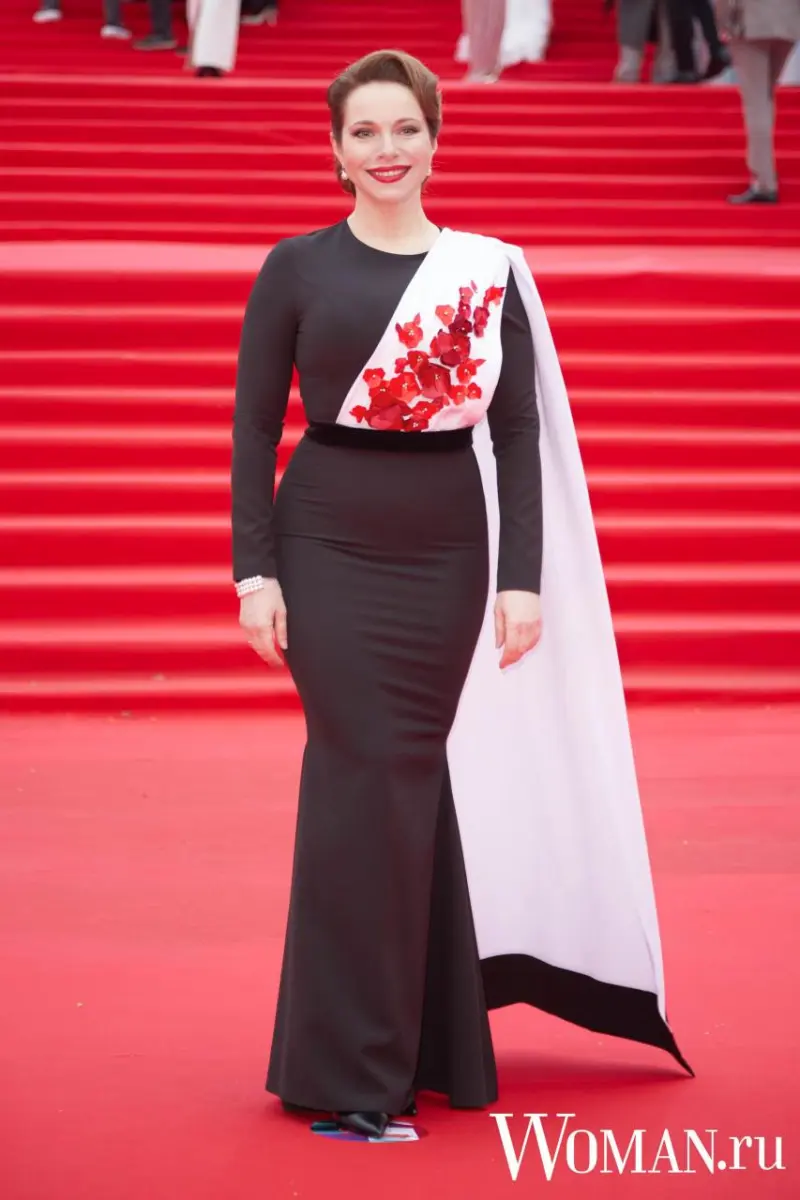 Тихая роскошь: как звезды покоряли закрытие ММКФ-2026 ММКФ, кинофестиваль, звезды, красная дорожка, мода, стиль, образы, Юлия Снигирь, Елизавета Боярская, Ляйсан Утяшева, Анна Калашникова, Анетта Орлова, Кристина Асмус