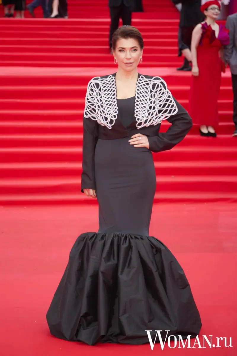 Тихая роскошь: как звезды покоряли закрытие ММКФ-2026 ММКФ, кинофестиваль, звезды, красная дорожка, мода, стиль, образы, Юлия Снигирь, Елизавета Боярская, Ляйсан Утяшева, Анна Калашникова, Анетта Орлова, Кристина Асмус