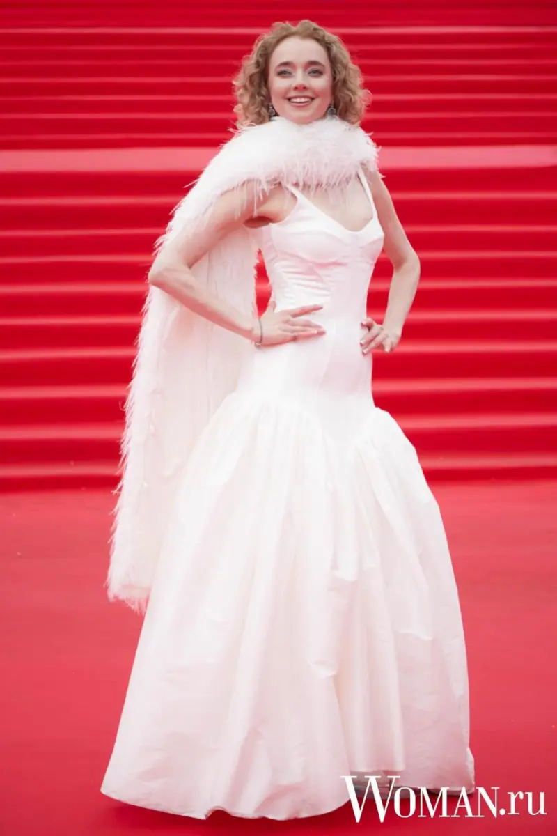 Тихая роскошь: как звезды покоряли закрытие ММКФ-2026 ММКФ, кинофестиваль, звезды, красная дорожка, мода, стиль, образы, Юлия Снигирь, Елизавета Боярская, Ляйсан Утяшева, Анна Калашникова, Анетта Орлова, Кристина Асмус