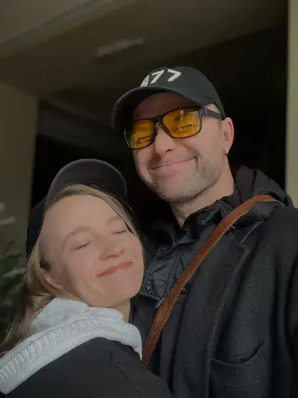 Илья Носков раскрыл подробности брака с 30-летней актрисой: «Она знает о теле всё» илья носков, виктория плоп, актеры, личная жизнь, разница в возрасте, серфинг, дети, знаменитости