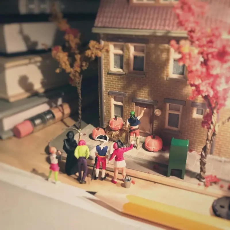 Как победить офисную тоску: 40+ миниатюрных шедевров из канцелярии креатив, миниатюры, офис, фотография, творчество, Деррик Лин, хобби