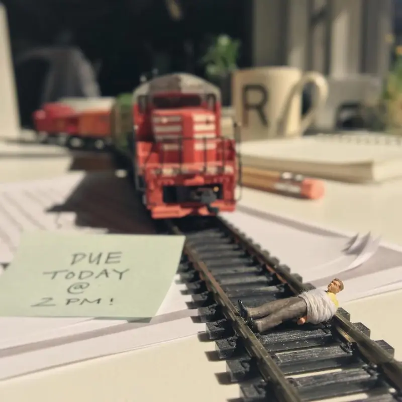 Как победить офисную тоску: 40+ миниатюрных шедевров из канцелярии креатив, миниатюры, офис, фотография, творчество, Деррик Лин, хобби