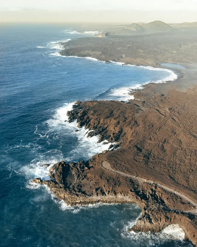 10 кадров, доказывающих, что Лансароте — это портал в другую галактику Лансароте, Канарские острова, вулканы, пейзажи, путешествия, дрон, фото