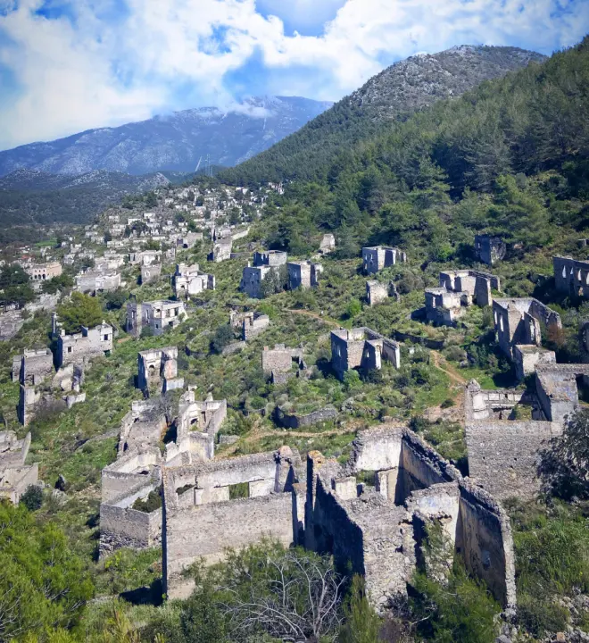 Где время застыло: как выглядит город, в котором сто лет не ступала нога человека Каякёй, город-призрак, Турция, заброшенный город, Фетхие, Левисси, ЮНЕСКО, история, руины, переселение