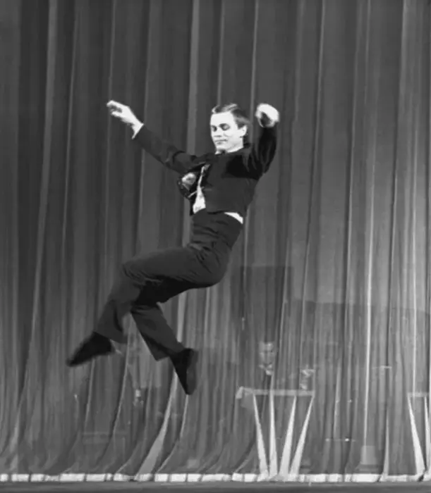 «Человек-пружина»: трагическая судьба гения чечетки, которого боялись показывать по ТВ владимир шубарин, галина шубарина, советская эстрада, чечетка, танцор, история любви, ваганьковское кладбище, востряковское кладбище, опасные гастроли, женщина которая поёт