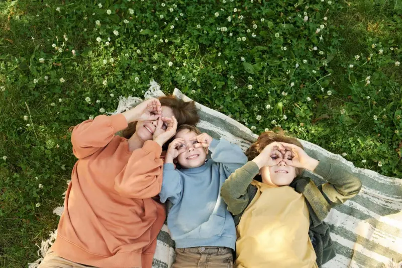 Почему дети не похожи на родителей: 5 удивительных фактов о генетике