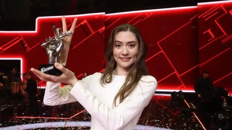 Эльмира Караханова: история триумфа в 14-м сезоне «Голоса» и лучшие фото