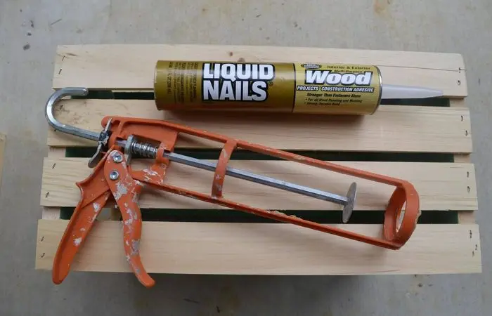 Всё о жидких гвоздях: выбор, подготовка и правильное нанесение