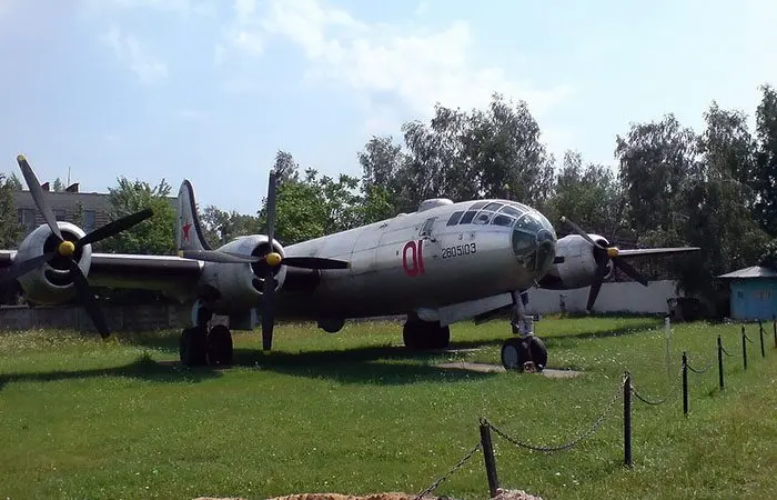 Ту-4: точная копия B-29, которая изменила советскую авиацию Ту-4, B-29, копия, обратный инжиниринг, советский бомбардировщик, американская летающая крепость, история авиации, Туполев
