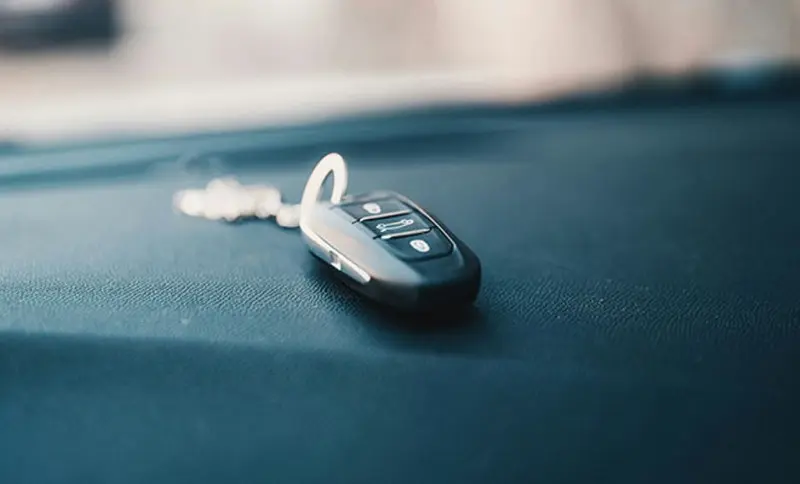 Почему водители оборачивают ключи в фольгу – эффективная защита от угонщиков фольга, авто, угон, защита, лайфхак, бесключевой доступ, клетка Фарадея