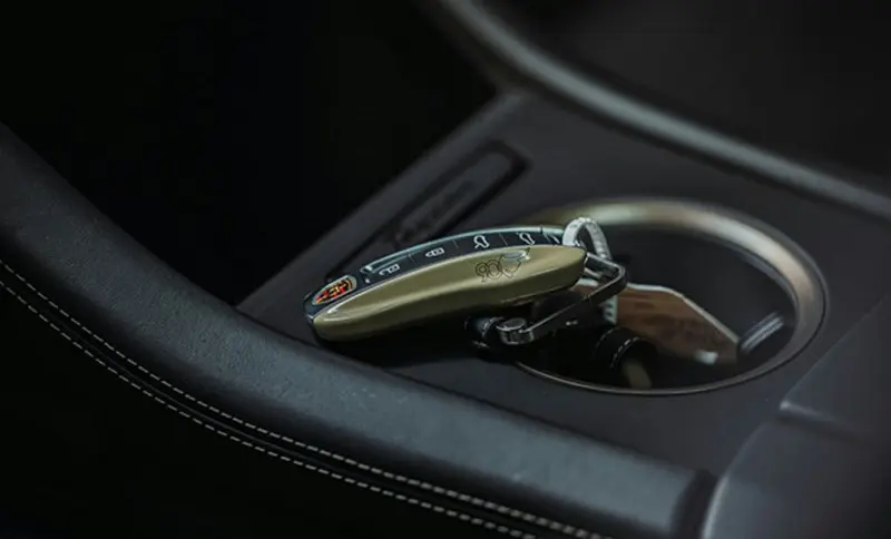 Почему водители оборачивают ключи в фольгу – эффективная защита от угонщиков фольга, авто, угон, защита, лайфхак, бесключевой доступ, клетка Фарадея