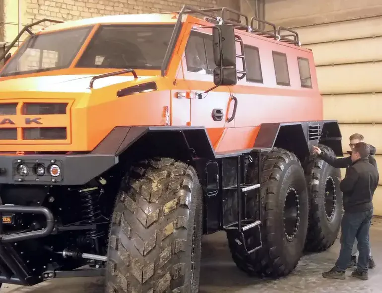 Новый РУСАК К-6: компактный трехосный вездеход для сурового бездорожья