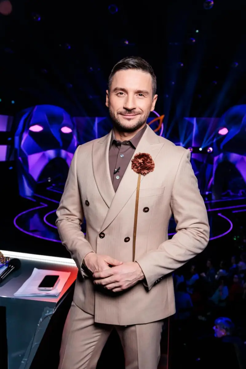 Лягушка раскрыта! Кто на самом деле скрывался за маской в финале 7 сезона шоу маска, 7 сезон, лягушка, александра урсуляк, финал, кремль, филипп киркоров, сергей лазарев, сурикат, жираф, бобер, игорь николаев