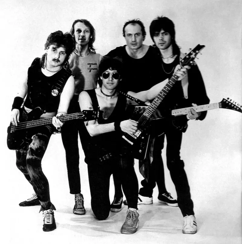 Почему группа «Альфа» так и не стала легендой: 10 главных песен Сергея Сарычева альфа, группа альфа, сергей сарычев, русский рок, круиз, магнитоальбом, волчок, расклейщик афиш, гуляка