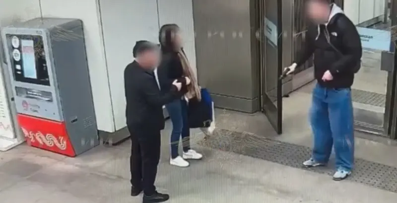 Буйный пассажир с пневматикой напугал людей в вагоне метро Москва, метро, хулиганство, пневматический пистолет, угроза оружием, задержание, уголовное дело