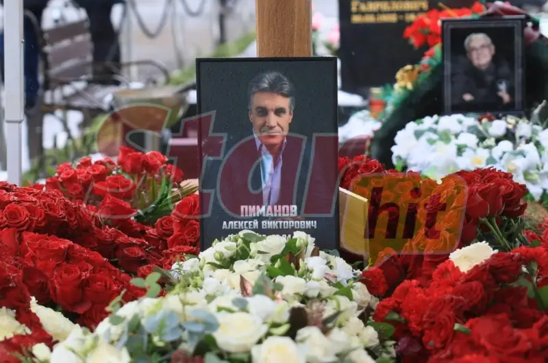 Сыновья не могли сдержать слез: тайна, которую Ольга Погодина раскрыла на похоронах Алексея Пиманова Алексей Пиманов, Ольга Погодина, похороны, инфаркт, сыновья, дочь, тайна, Троекуровское кладбище