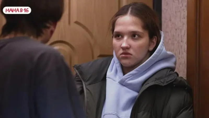 «Бьет, но любит»: как живет Татьяна Ушакова из «Мама в 16» без работы и квартиры Татьяна Ушакова, Мама в 16, Прохор, Волгоград, беременность, скандал, без жилья, абьюз, семейный психолог
