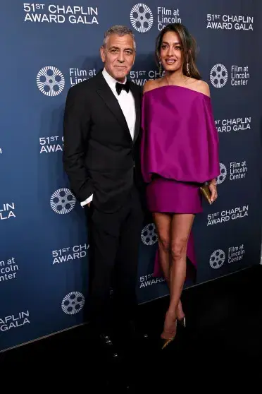 Джордж Клуни получил премию Чаплина: Амаль затмила всех в мини-платье Джордж Клуни, Амаль Клуни, премия Чаплина, Balenciaga, Нью-Йорк, знаменитости, мода, красная дорожка