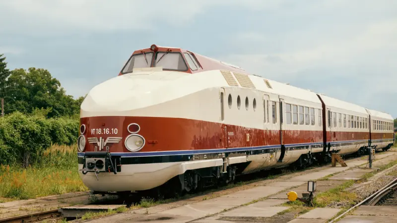 Поезд-призрак из ГДР: зачем немцы тратят миллионы на старый дизельный состав