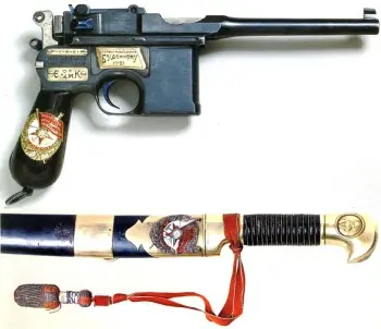 Наследие империи: Как РСФСР возродила традицию награждения оружием наградное оружие, история, РСФСР, Российская империя, Буденный, Георгиевское оружие, революционное оружие, маузер