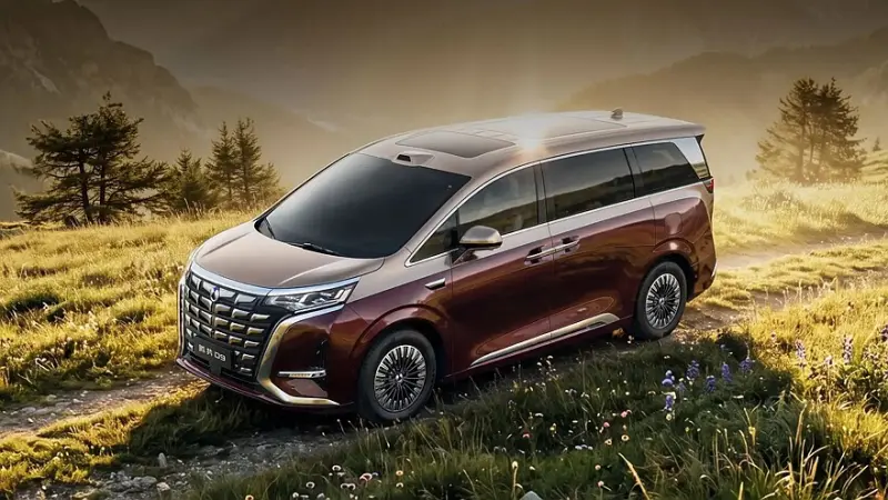 Салон будущего: чем удивляет новый Denza D9 с десятком экранов