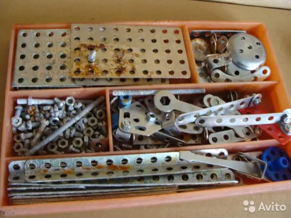 Советские конструкторы: от металлических пластин до пластиковых шедевров