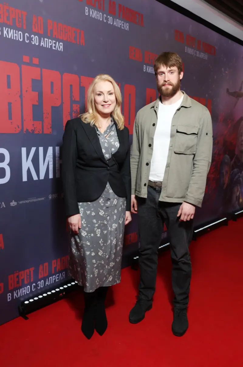 Как изменился старший сын Марии Шукшиной, который в одиночку воспитывает ребенка Мария Шукшина, Макар Касаткин, отец-одиночка, скандалы, личная жизнь звезд, сын актрисы, воспитание детей