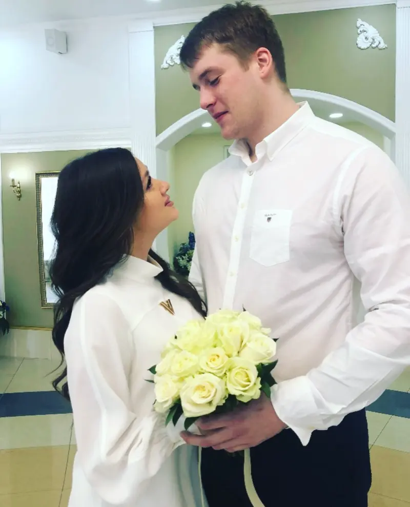 Как изменился старший сын Марии Шукшиной, который в одиночку воспитывает ребенка Мария Шукшина, Макар Касаткин, отец-одиночка, скандалы, личная жизнь звезд, сын актрисы, воспитание детей