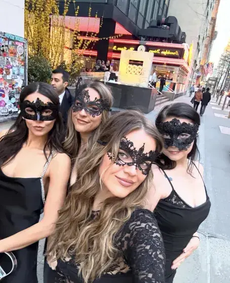 «Кэтрин одобрила»: Нина Добрев снова стала злодейкой из «Дневников вампира» Нина Добрев, Дневники вампира, Кэтрин Пирс, знаменитости, сериалы, ностальгия, мода