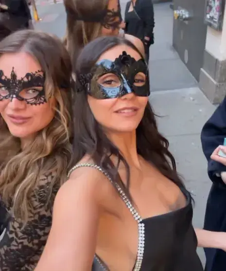 «Кэтрин одобрила»: Нина Добрев снова стала злодейкой из «Дневников вампира» Нина Добрев, Дневники вампира, Кэтрин Пирс, знаменитости, сериалы, ностальгия, мода