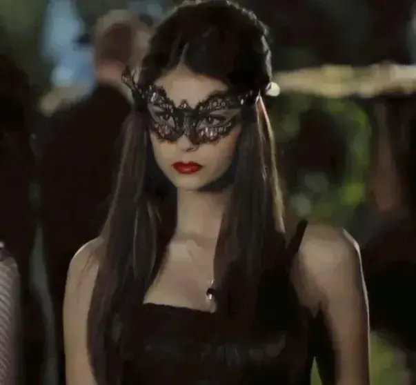 «Кэтрин одобрила»: Нина Добрев снова стала злодейкой из «Дневников вампира» Нина Добрев, Дневники вампира, Кэтрин Пирс, знаменитости, сериалы, ностальгия, мода