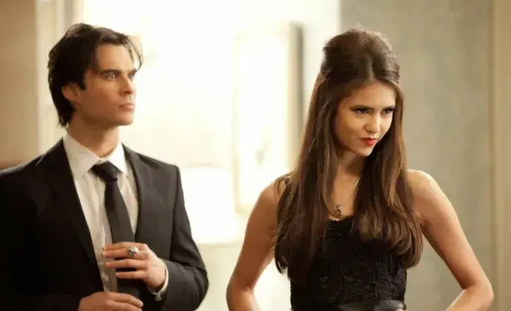 «Кэтрин одобрила»: Нина Добрев снова стала злодейкой из «Дневников вампира» Нина Добрев, Дневники вампира, Кэтрин Пирс, знаменитости, сериалы, ностальгия, мода