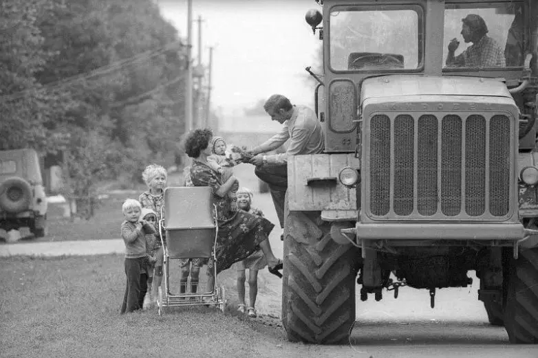 Часовая пауза: как проводили обеденный перерыв в СССР (28 архивных снимков) СССР, обед, перерыв, история, ретро, фотографии, советский союз, быт, рабочие, ностальгия