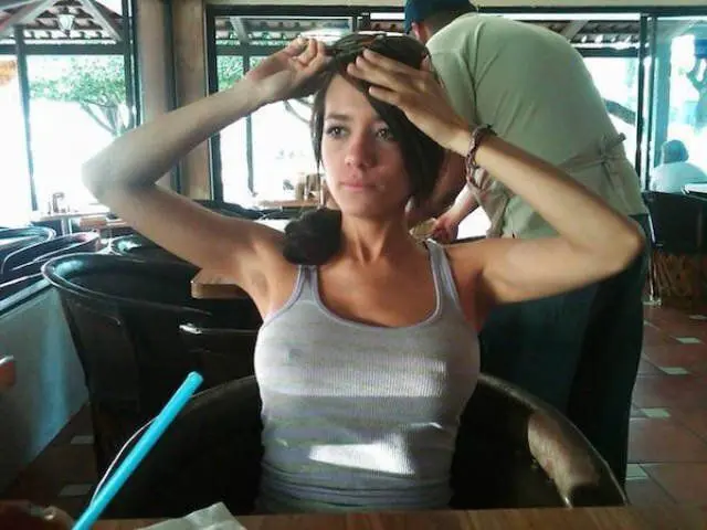 Свобода тела и стиля: почему все больше красавиц отказываются от лифчика