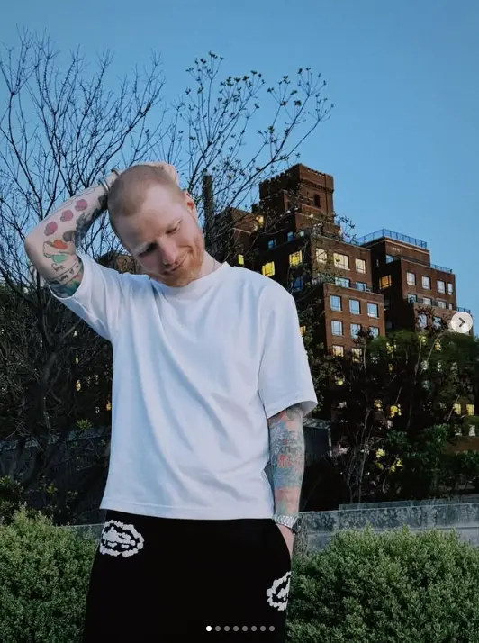 Эд Ширан побрился налысо и рассказал о болезни: что творится в жизни звезды Эд Ширан, Ed Sheeran, стрижка, лысина, опоясывающий лишай, музыка, тур, Loop Tour, Мартин Гаррикс, сериалы, книги