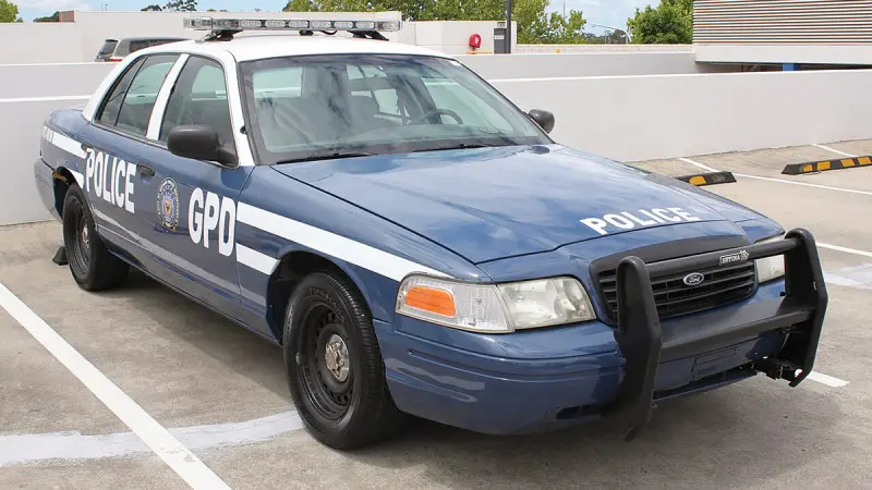 Зачем в 90-е российская милиция закупала 