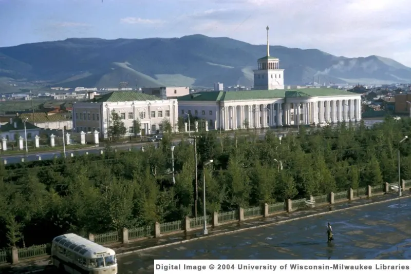 Москва по-монгольски: гуляем по Улан-Батору 1964 года вместе с Харрисоном Форманом улан-батор 1964, харрисон форман, монголия, история ссср, социалистический лагерь, цветные фото