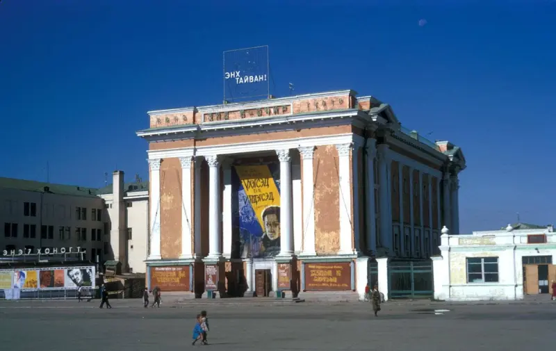 Москва по-монгольски: гуляем по Улан-Батору 1964 года вместе с Харрисоном Форманом улан-батор 1964, харрисон форман, монголия, история ссср, социалистический лагерь, цветные фото