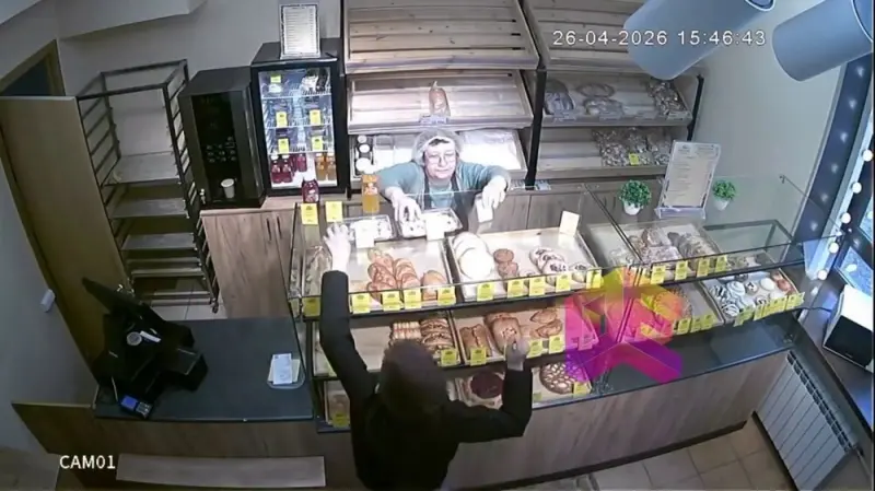 Школьник из Екатеринбурга попытался украсть микроволновку и печенье