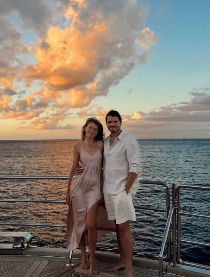 Романтика на закате: ведущая «Орла и решки» Мария Ивакова выходит замуж — кто стал её избранником? Мария Ивакова, Кирилл Гурбанов, Орел и решка, свадьба, предложение, бизнесмен, отношения, знаменитости