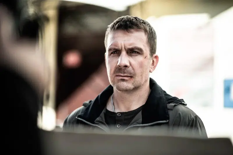 Гид по сериалам мая 2026: от «Паука-Нуар» до «Благих знамений» сериалы, премьеры, май 2026, Рик и Морти, Благие знамения, Паук-Нуар, Цитадель, Террор, Netflix, КИОН, Apple TV