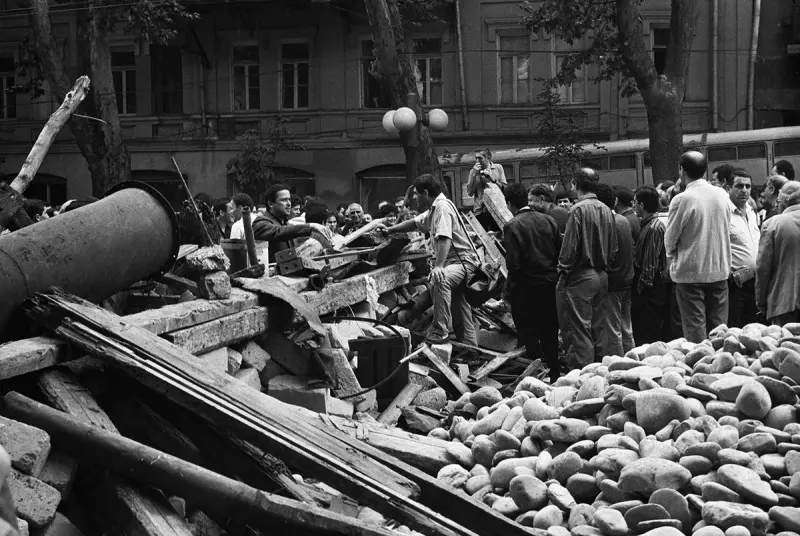 Табачные бунты, война в Тбилиси и Чумак: прощальная прогулка по смертельно раненому СССР ссср, 1991 год, беловежские соглашения, ельцин, табачные бунты, тбилисская война, чумак, история, архивные фото