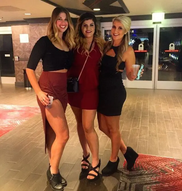 Магия приталенного кроя: 21 образ, где платье диктует правила игры мода, фотография, девушки, обтягивающие платья, стиль, женственность, гламур, красота