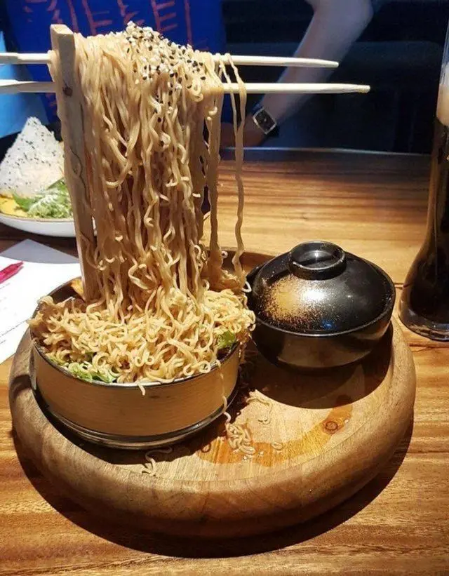 Ужин на грани фола: 18 примеров подачи еды, которую хочется не съесть, а спасти странная еда, подача блюд, кулинарные курьезы, антисервировка, ресторанный креатив, фуд-арт, смешная еда