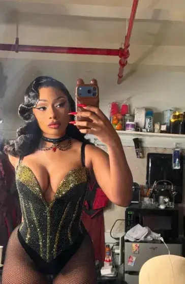 «Ты не знаешь, можешь ли быть моногамным?»: Megan Thee Stallion обвинила бойфренда-баскетболиста в изменах Megan Thee Stallion, Клэй Томпсон, измена, расставание, рэперша, баскетболист, отношения