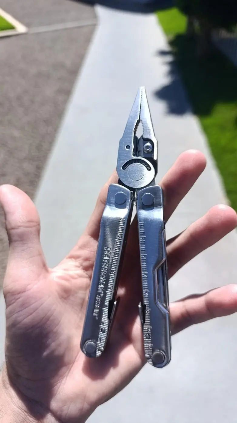 30 фото, после которых вы начнете подозревать каждую розетку в наличии души парейдолия, лица, предметы, фото, приколы, подборка, удивительное рядом