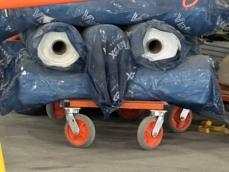 30 фото, после которых вы начнете подозревать каждую розетку в наличии души парейдолия, лица, предметы, фото, приколы, подборка, удивительное рядом