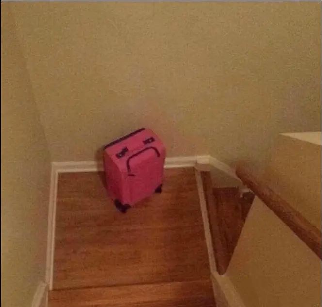 30 фото, после которых вы начнете подозревать каждую розетку в наличии души парейдолия, лица, предметы, фото, приколы, подборка, удивительное рядом